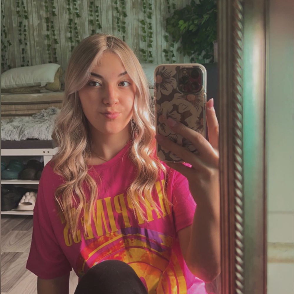 Meet your Posher, Alexis!